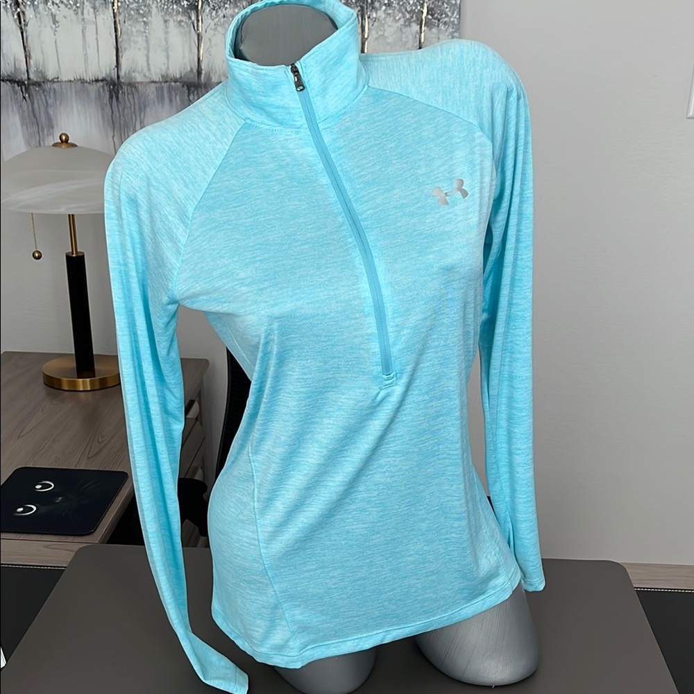 Under Armour Women's Light Blue Long Sleeve Top